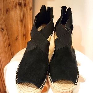 Kenneth Cole Black Wedges Sandal